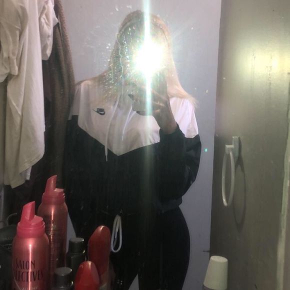 Meet your Posher, Ashley-ann - Picture 1 of 1